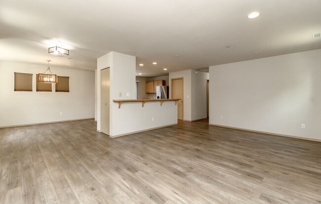 Building Photo - Fantastic DuPont Rambler with AC and Sprinkler System