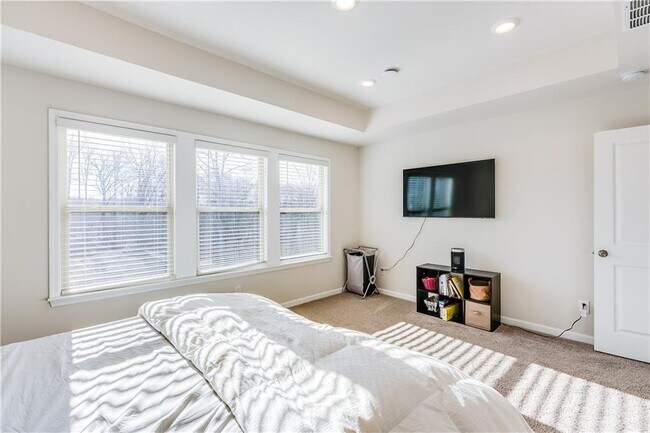 Building Photo - 1634 Halbrook Pl SW