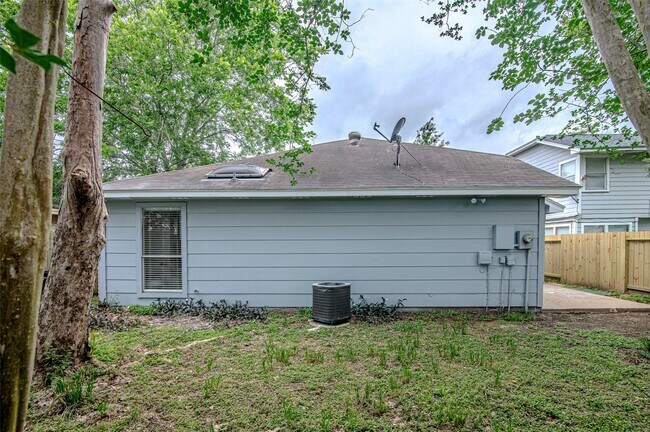 Building Photo - 1710 Blindlake Dr