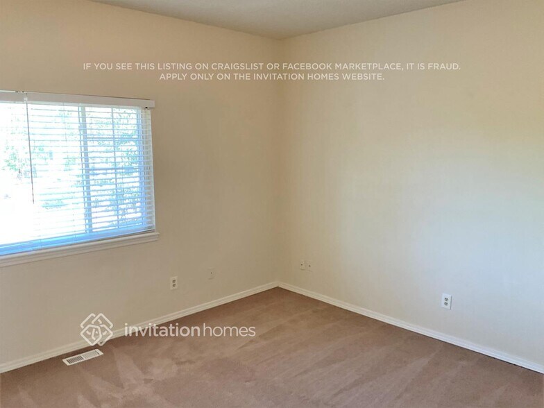 Building Photo - 2935 Haystack Dr