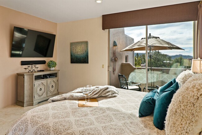 Building Photo - 2450 Mule Deer Rd