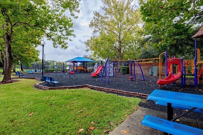 Building Photo - 1054 Brielle Ave