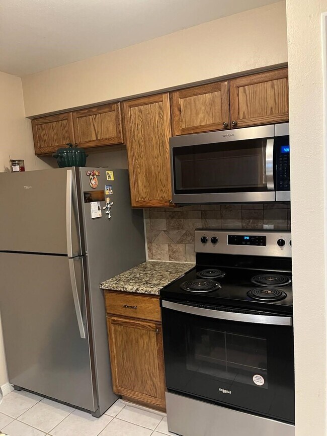 Building Photo - 837 Wax Myrtle Ln