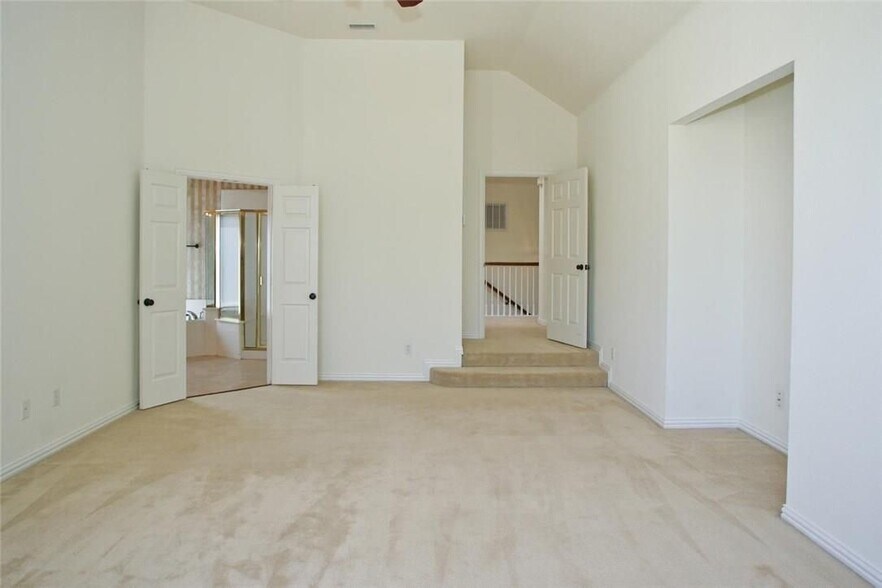 Building Photo - 4551 Hawkhurst Dr