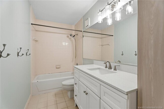 Building Photo - 3253 SW Sunset Trace Cir