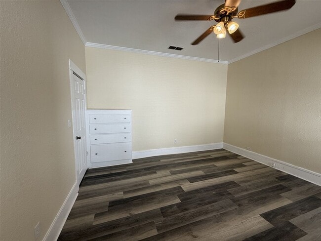 Building Photo - Beautifully Renovated 2 bedroom, 1 bath Bungalow | Historic Highland area | $900/Month Rent
