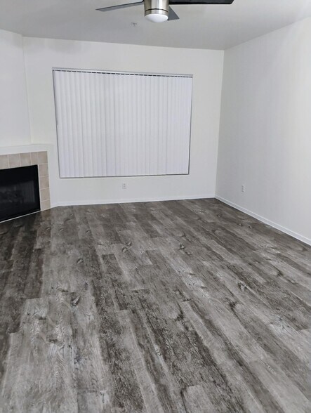 Building Photo - 7115 S Durango Dr