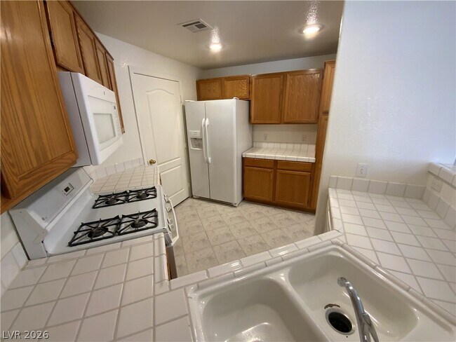 Building Photo - 7400 W Flamingo Rd