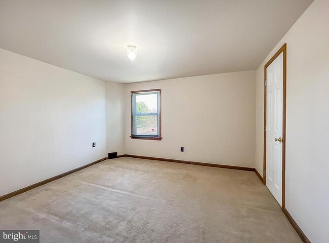 Building Photo - 1153 Greeley Ave