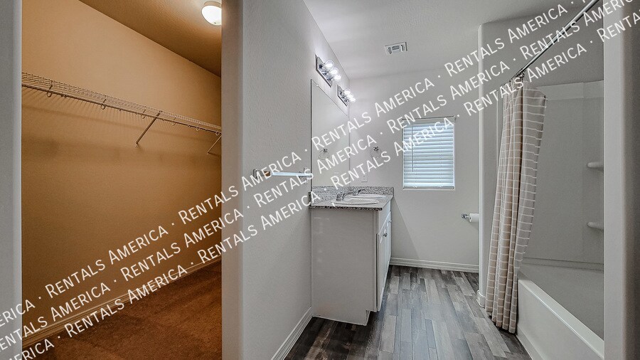 Building Photo - 229 Watson Pl