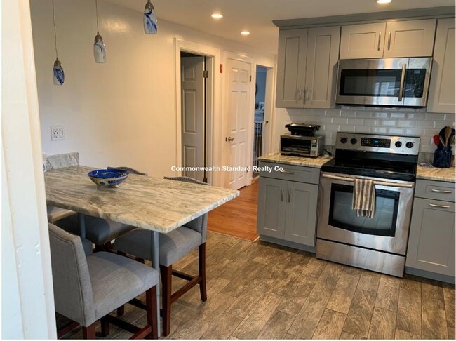 Building Photo - 3 bedroom in Waltham MA 02453