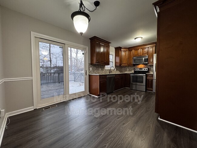 Building Photo - 7301 Drew Ln