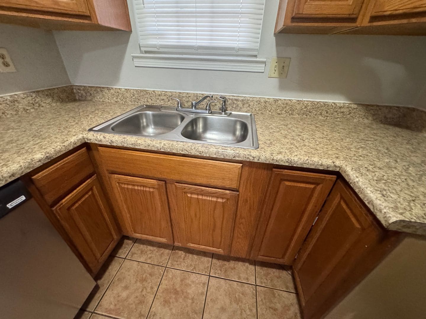 Building Photo - 5493 Adams Cir