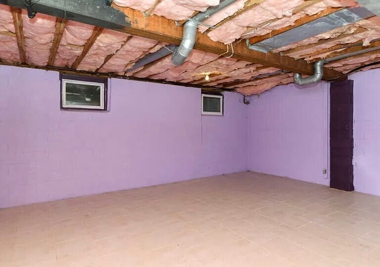 Full unfinished basement - 2 Belmont
