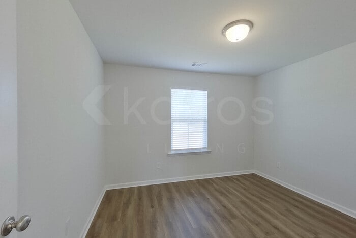 Building Photo - 124 Mountain Holly Rd