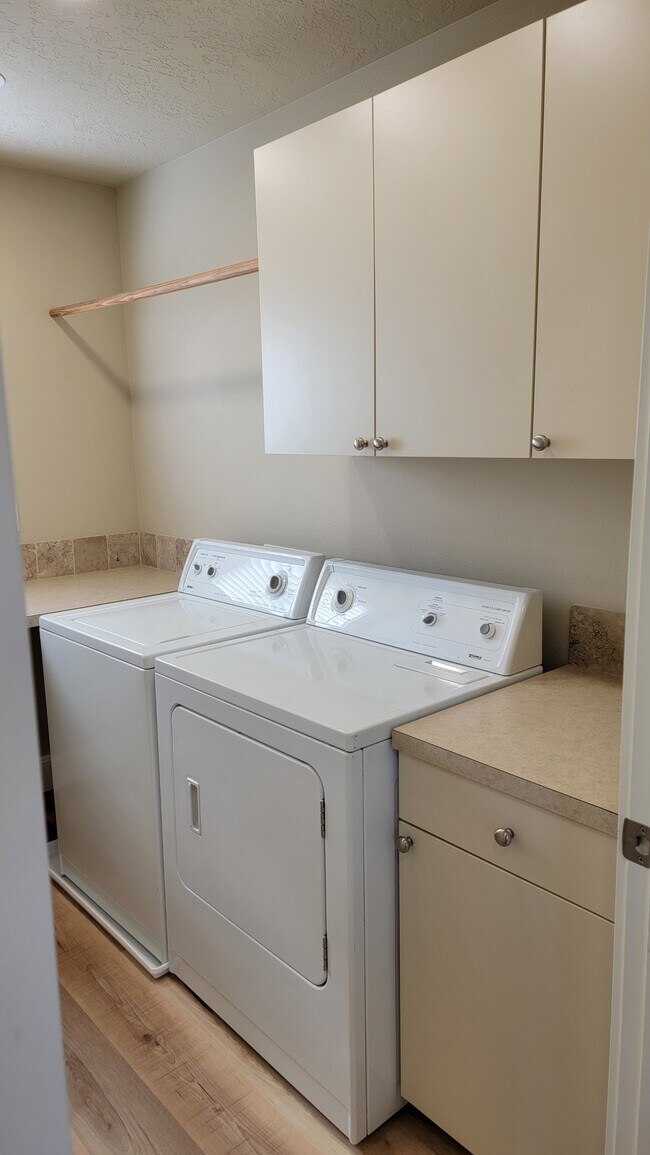 Building Photo - 3993 N Heritage View Ave