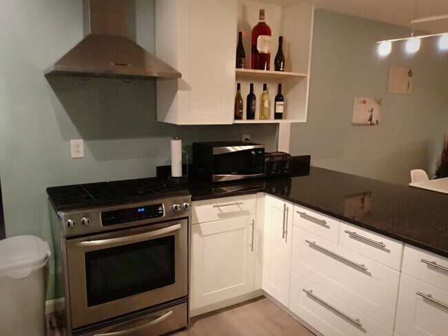 Building Photo - 9 Old Etna Rd