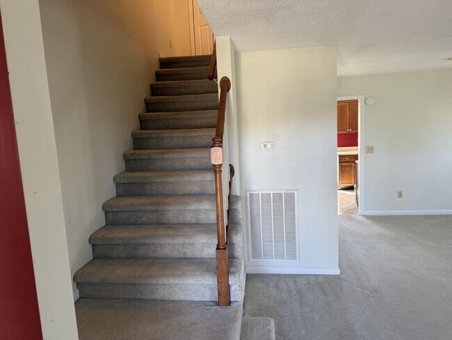 Building Photo - 706 S Cherokee St