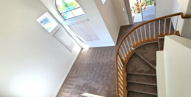 Building Photo - Single Family House - 4 Bedrooms + 2.5 Bat...