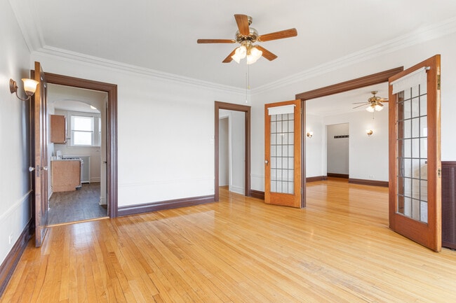 Building Photo - 2352 N Spaulding Ave