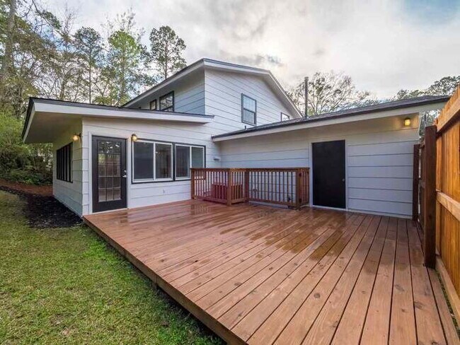 Building Photo - APPLY NOW