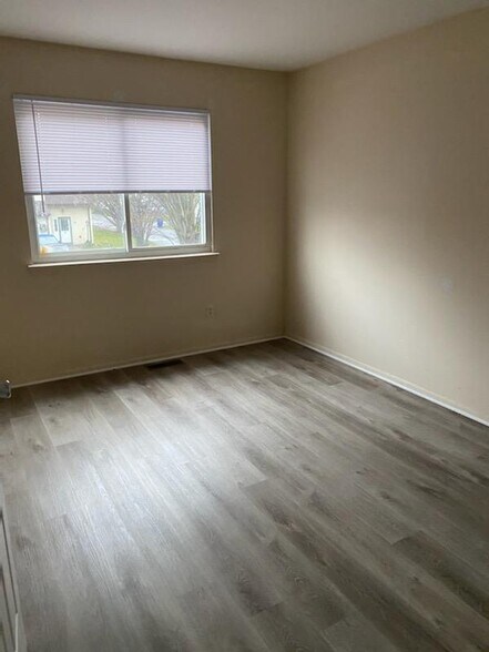 Building Photo - 14 Tarragon Dr