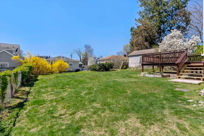 Building Photo - 14 2nd Ave