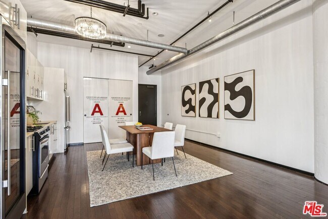 Building Photo - 1645 Vine St