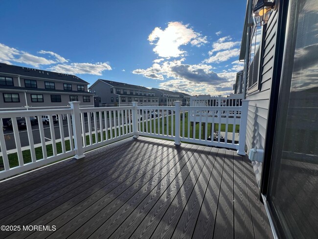 Building Photo - 32 Mariveles Wy