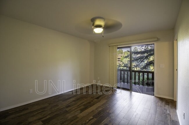 Building Photo - 2438 N Earle Dr