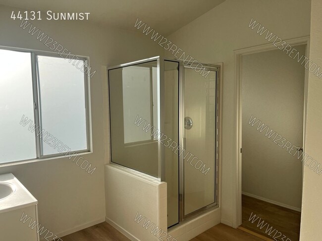 Building Photo - 44131 Sunmist-