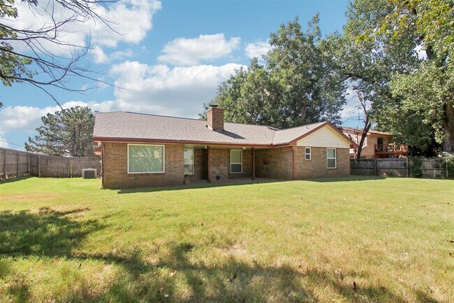 Building Photo - 101 W Vail Dr