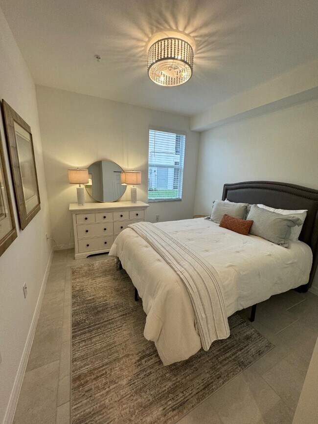 Building Photo - 5739 Oakmont Ct