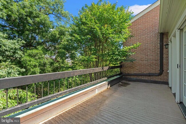 Building Photo - 4422 Westover Pl NW