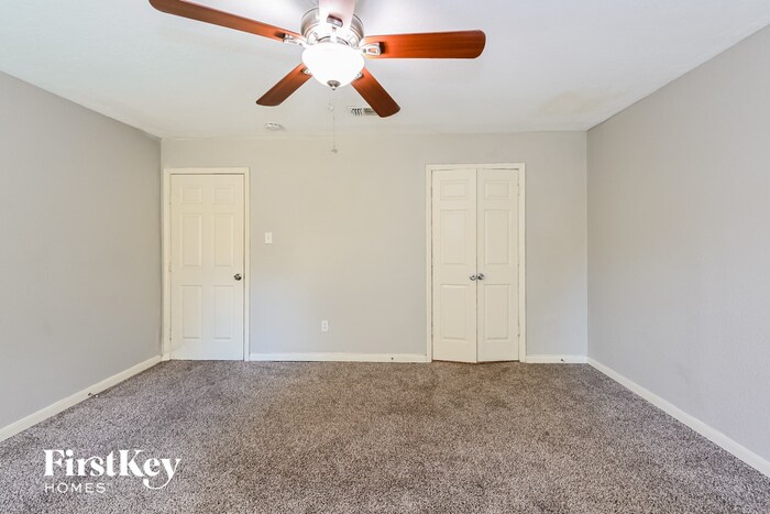 Building Photo - 15827 Pine Mountain Dr