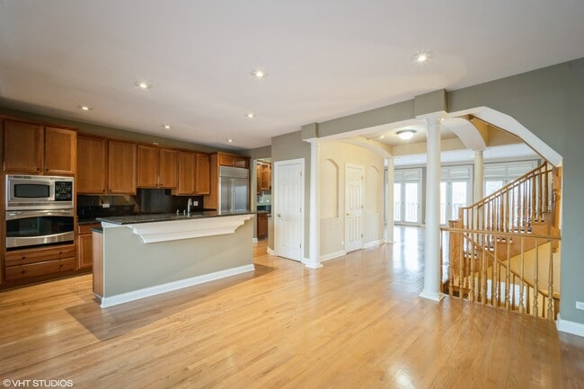 Building Photo - 2032 Valor Ct