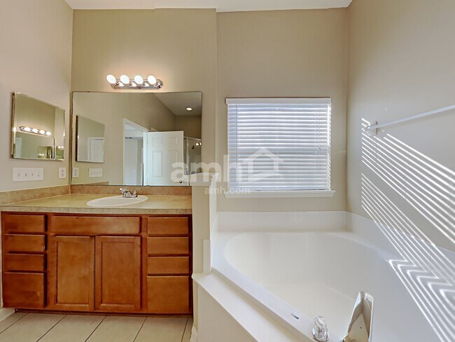 Building Photo - 3941 Leatherwood Dr