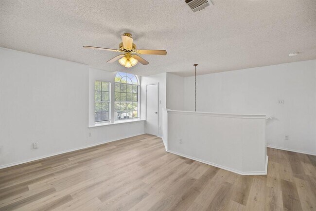 Building Photo - 8703 Cretys Cove