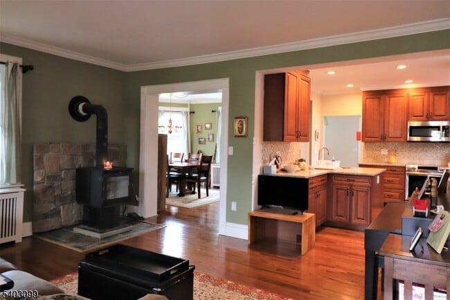 Building Photo - 236 W Main St