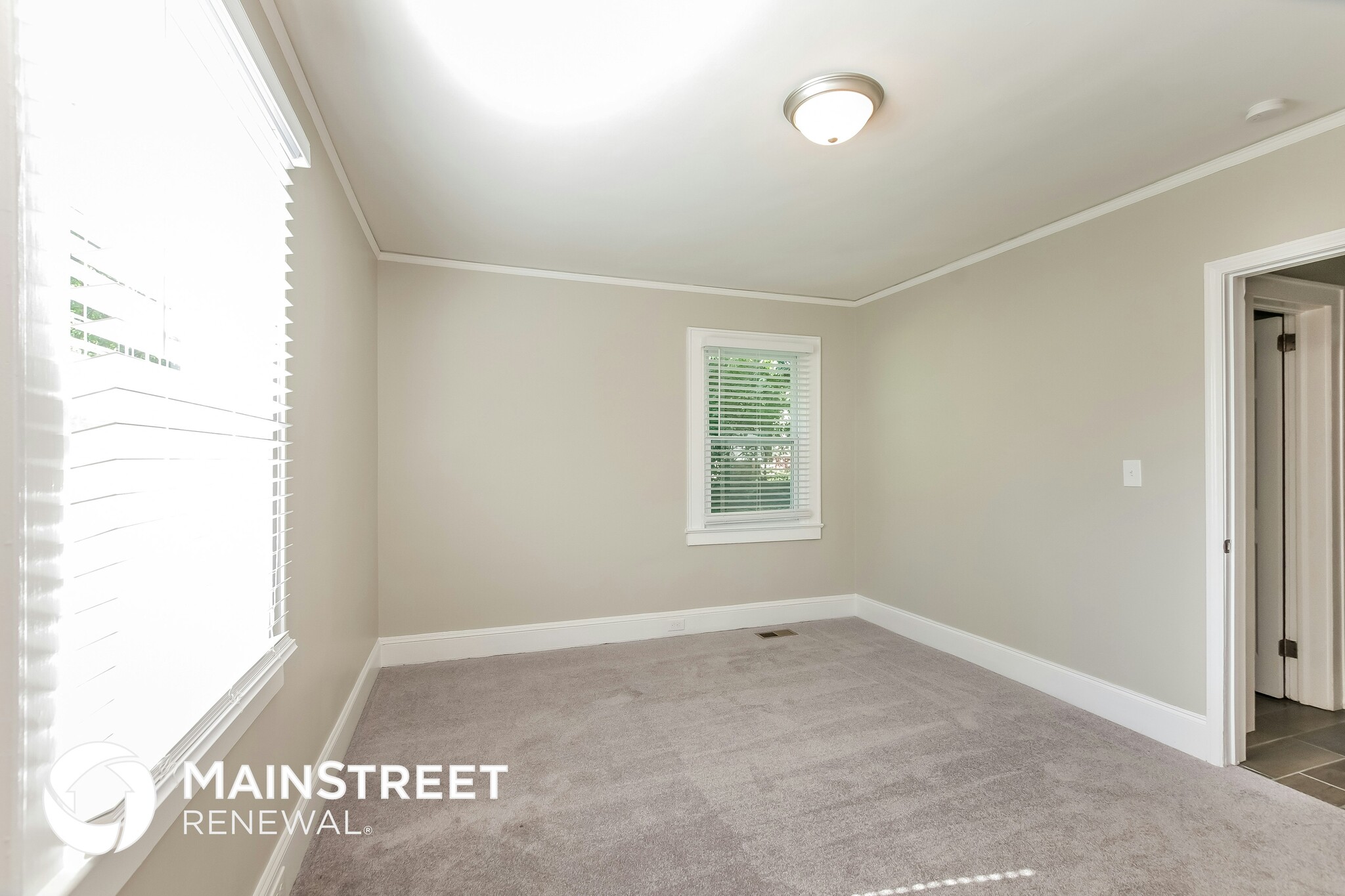 Building Photo - 3017 Dogwood Ave