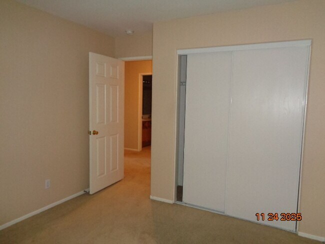 Building Photo - Gorgeous 2 Story Home Built in 1996 with 2476 sq. ft.