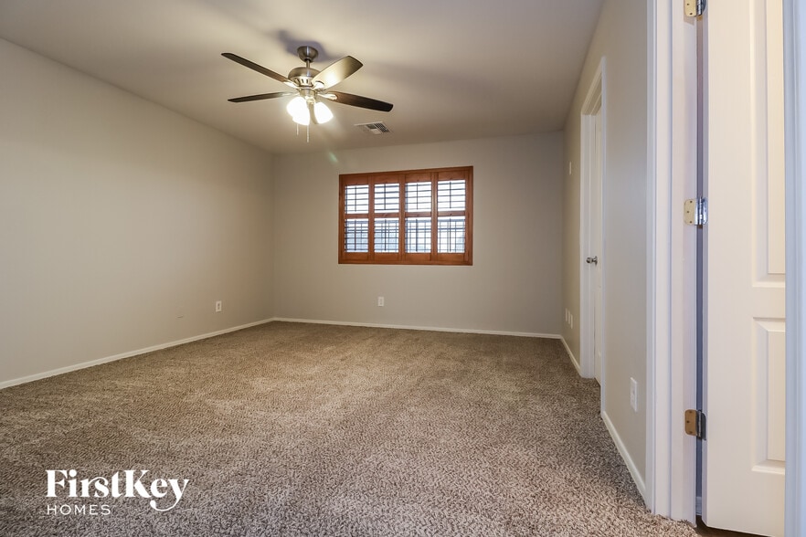 Building Photo - 3349 S 98th Ln