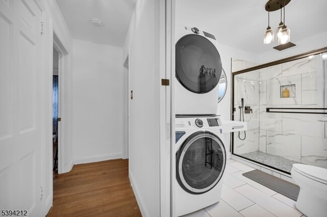 Building Photo - 328 Minute Arms Rd