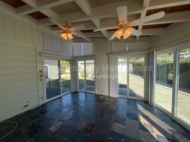 Building Photo - 3677 Willowick Dr