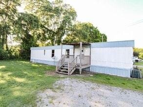 Building Photo - 1810 Vales Mill Rd