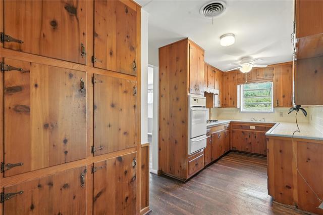 Building Photo - 1502 Westcrest Dr