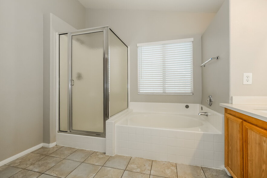 Building Photo - 5232 Sundance Canyon Ct