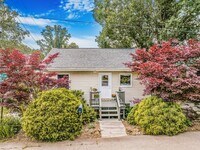 Building Photo - Asheville Rental!