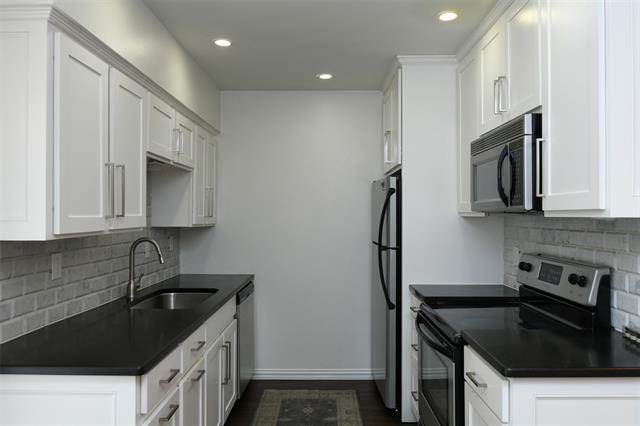 Building Photo - 4312 Bellaire Dr S