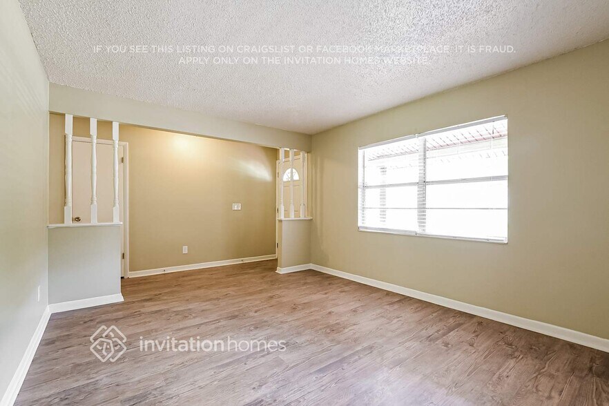 Building Photo - 409 S Hawthorn Cir
